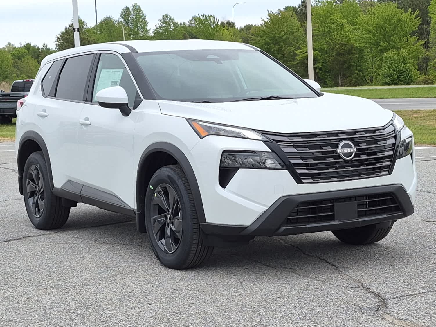 2026 Nissan Rogue SV - Everest White Pearl Tricoat exterior view 2