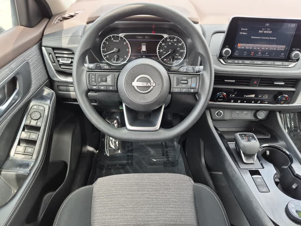 2023 Nissan Rogue SV - Super Black exterior view 8