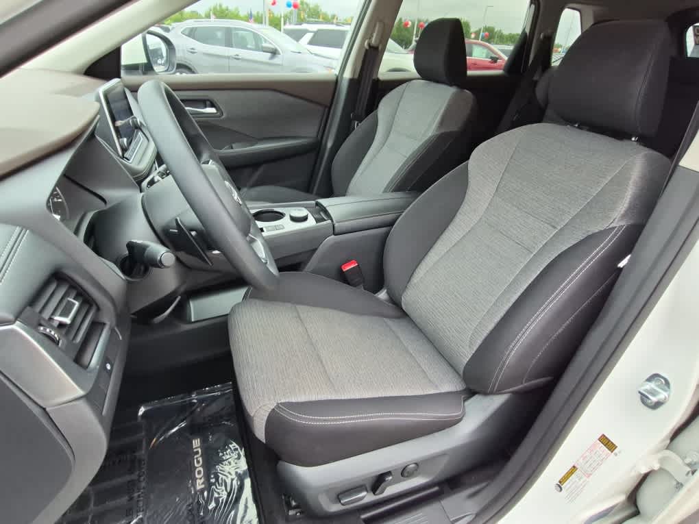 2023 Nissan Rogue SV - Pearl White Tricoat exterior view 10