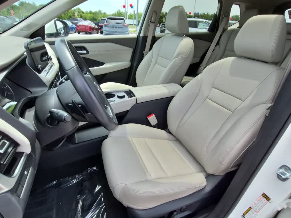 2023 Nissan Rogue SL - Pearl White Tricoat exterior view 11
