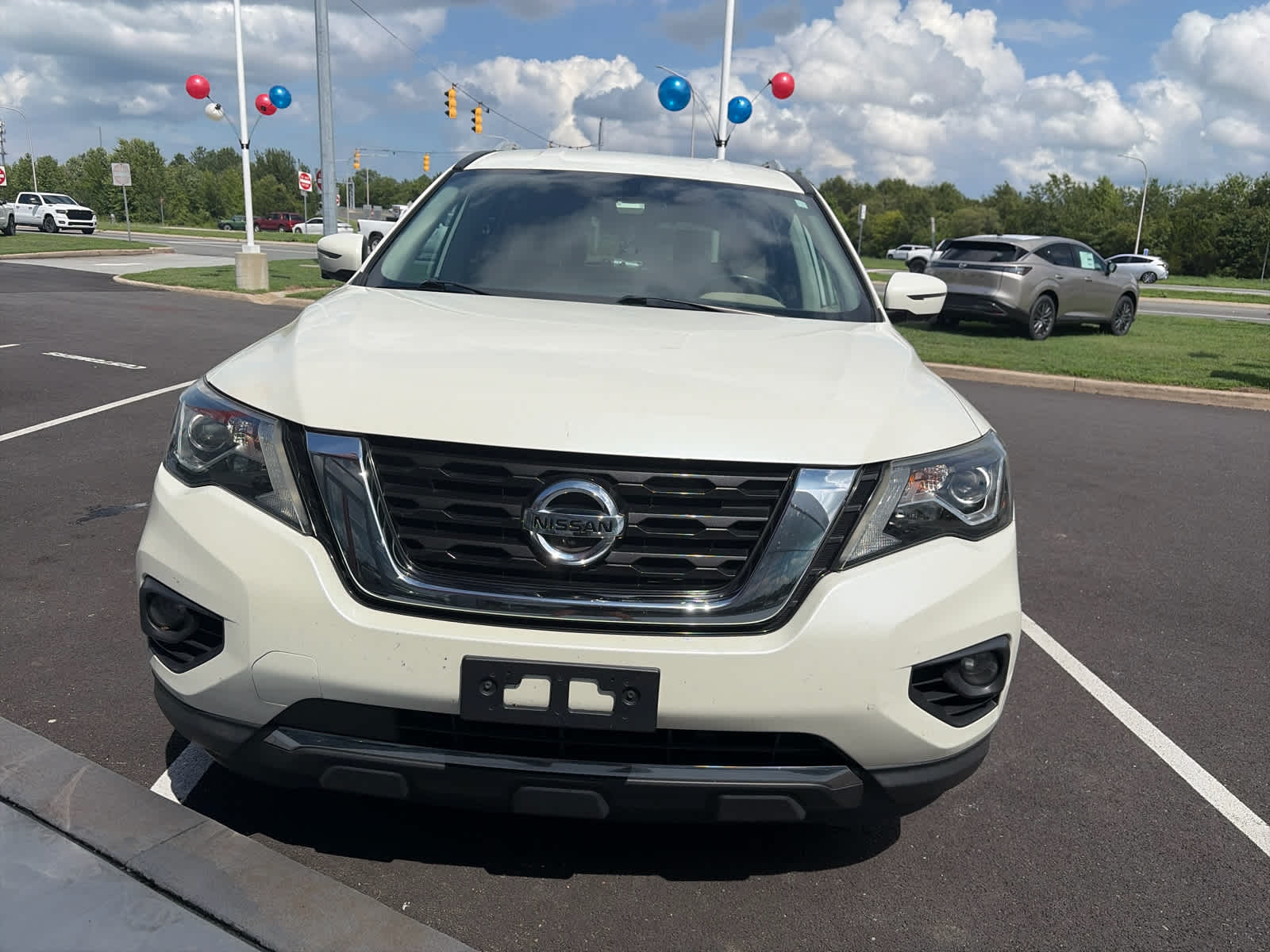 2020 Nissan Pathfinder SL - PEARL WHITE TRI exterior view 2
