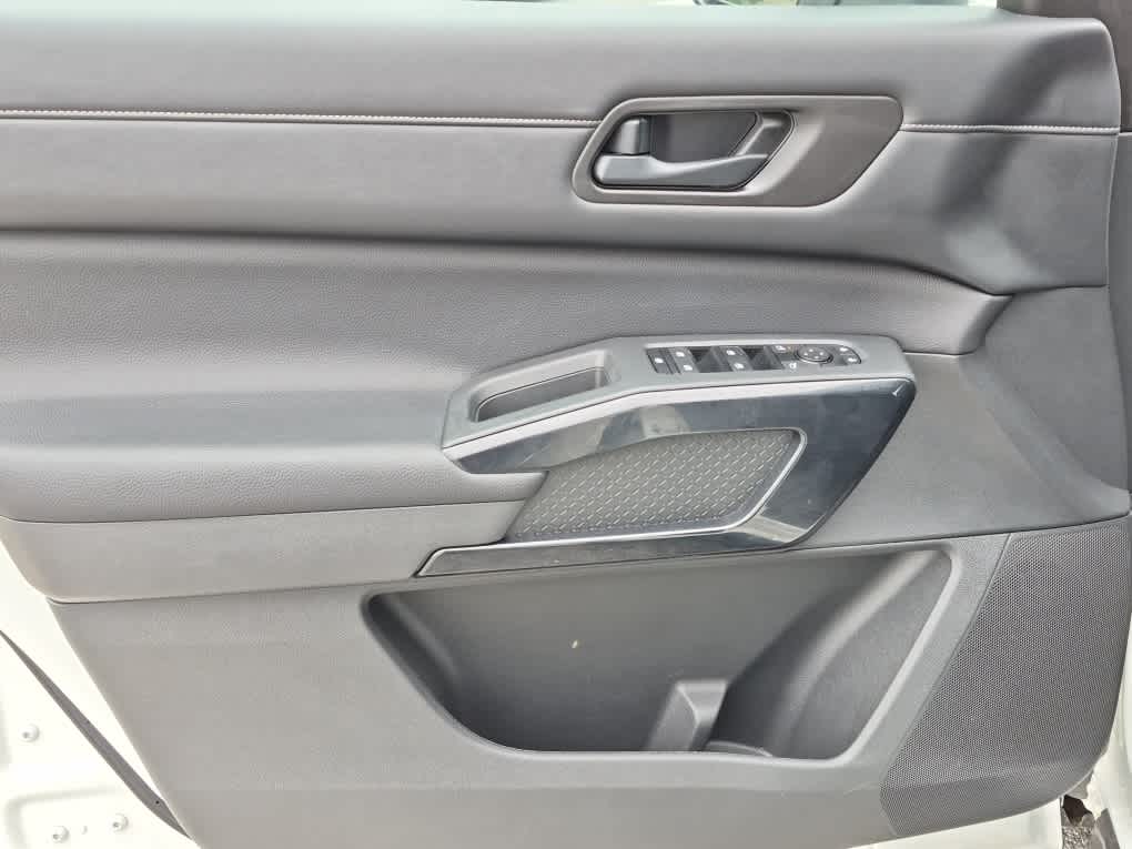 2024 Nissan Pathfinder SV - Pearl White Tricoat exterior view 10