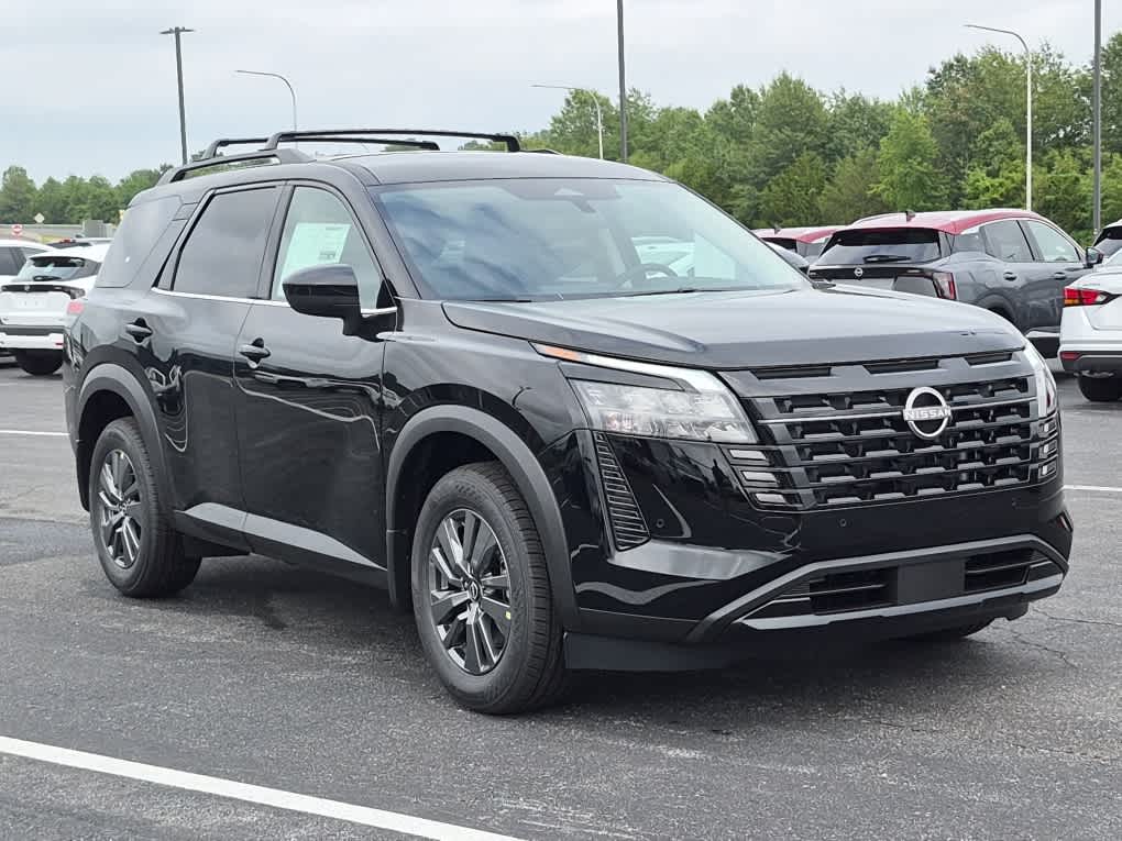2026 Nissan Pathfinder SV - Super Black exterior view 2