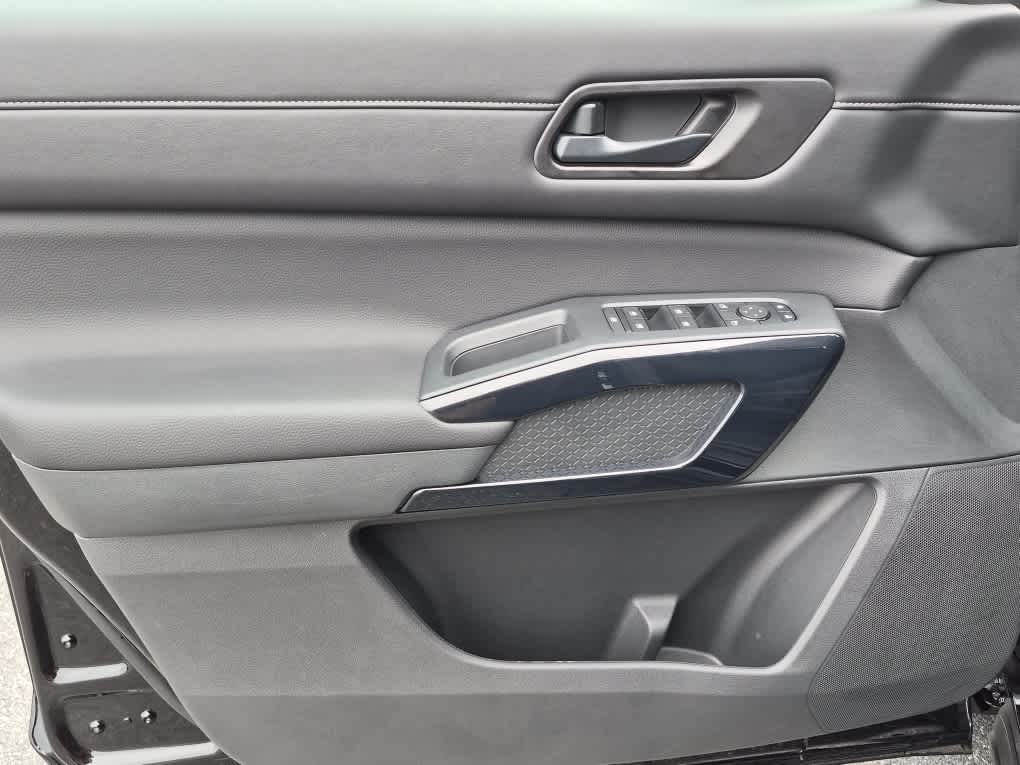 2026 Nissan Pathfinder SV - Super Black exterior view 10