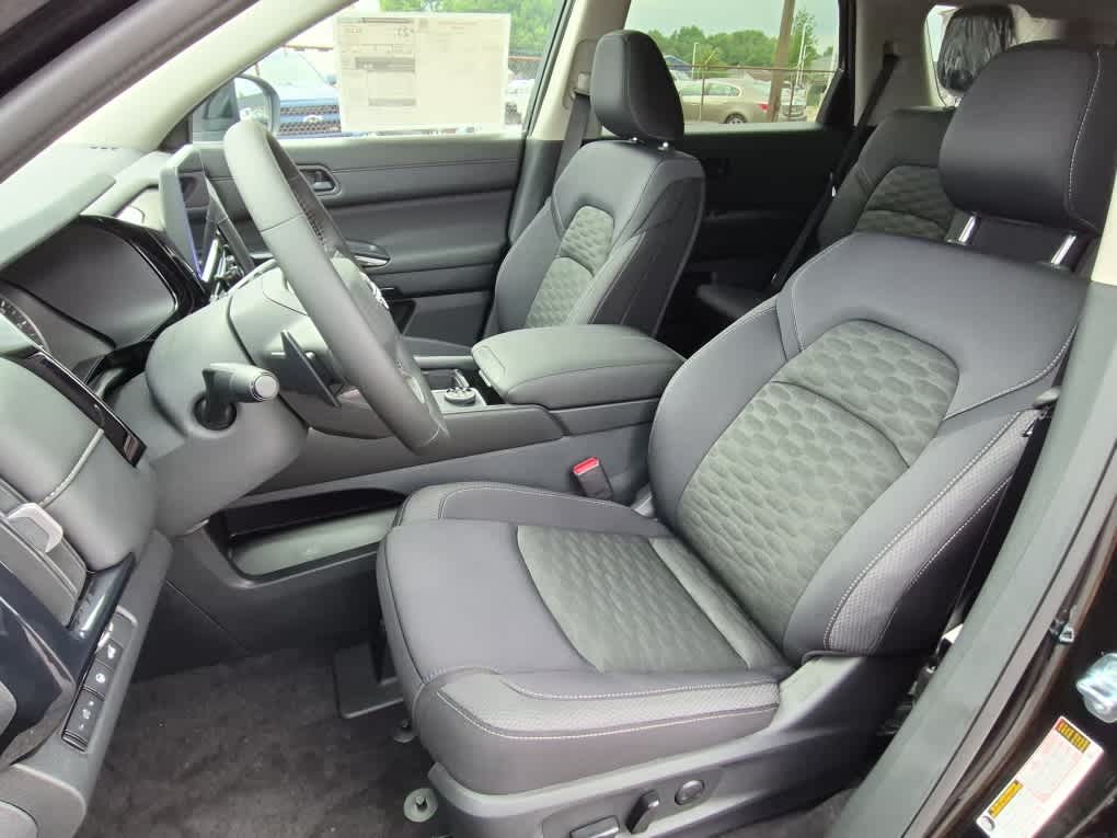 2026 Nissan Pathfinder SV - Super Black exterior view 11