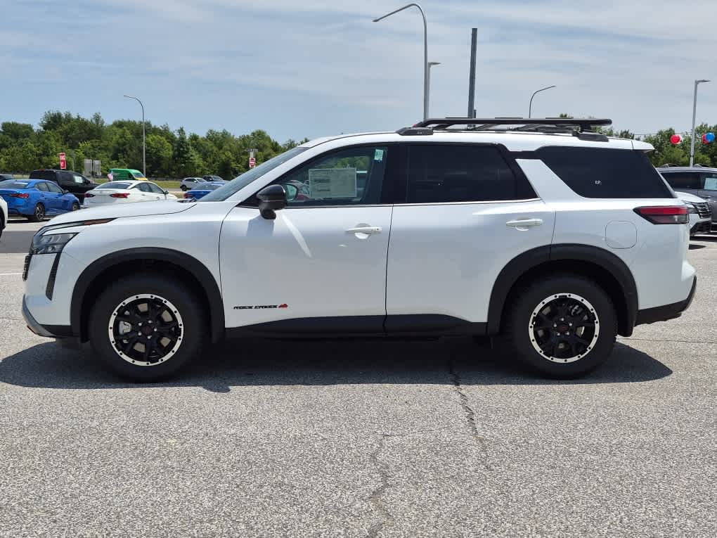 2026 Nissan Pathfinder Rock Creek - Everest White Pearl Tricoat exterior view 5