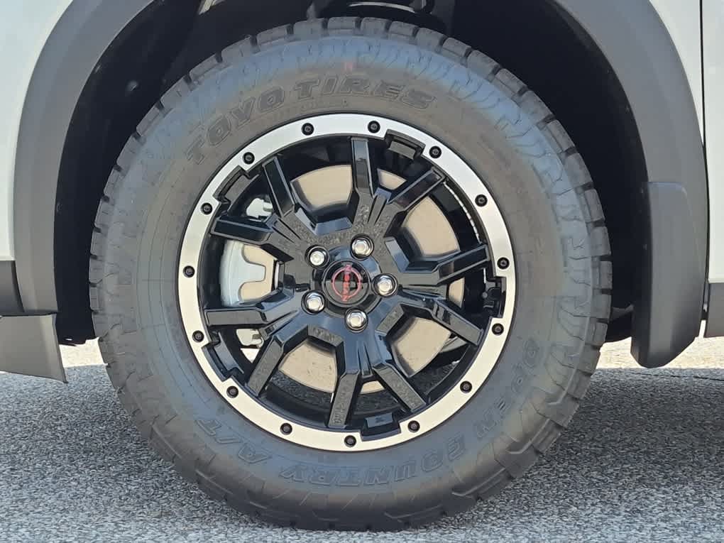 2026 Nissan Pathfinder Rock Creek - Everest White Pearl Tricoat exterior view 6