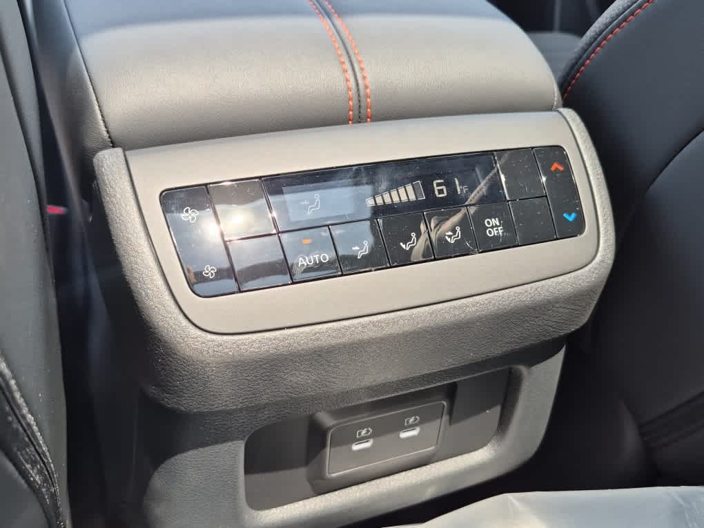 2026 Nissan Pathfinder Rock Creek - Everest White Pearl Tricoat exterior view 9