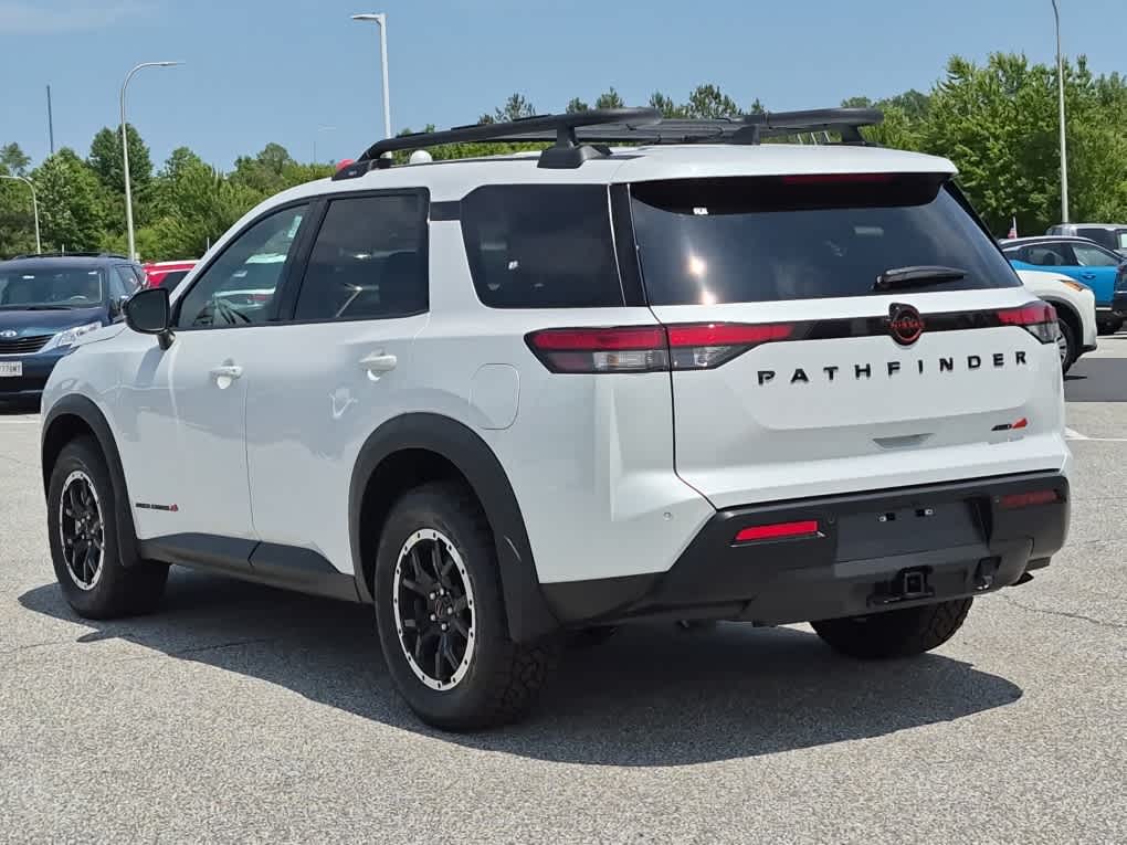 2026 Nissan Pathfinder Rock Creek - Everest White Pearl Tricoat exterior view 4