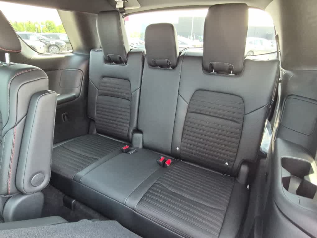 2026 Nissan Pathfinder Rock Creek - Everest White Pearl Tricoat exterior view 7