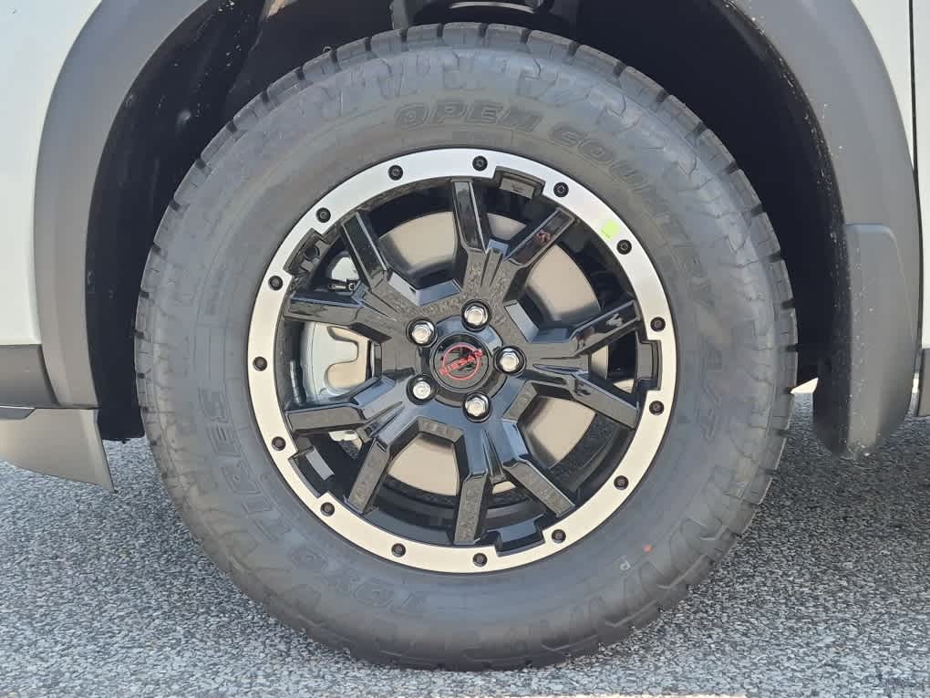 2026 Nissan Pathfinder Rock Creek - Everest White Pearl Tricoat exterior view 6