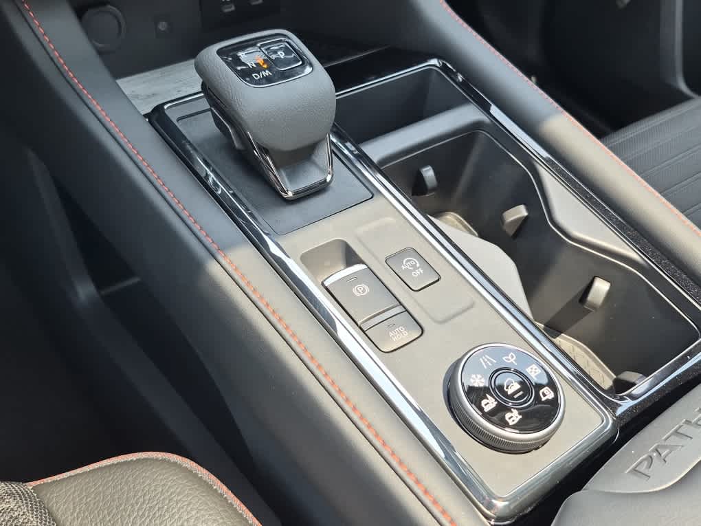 2026 Nissan Pathfinder Rock Creek - Everest White Pearl Tricoat exterior view 14