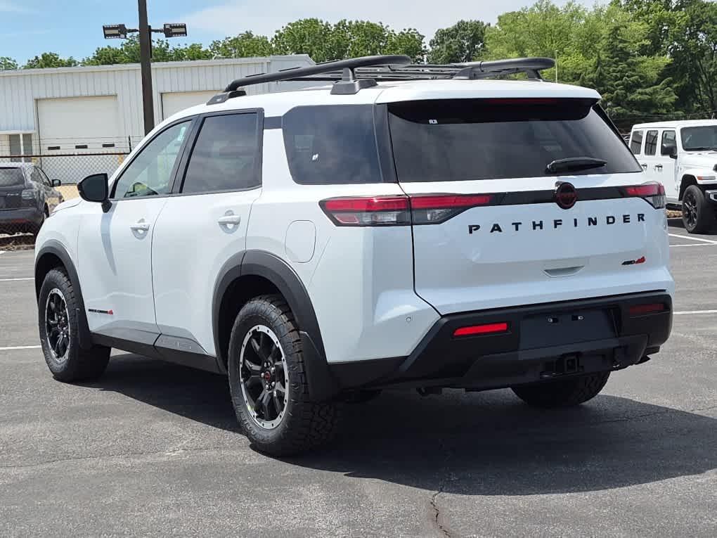 2026 Nissan Pathfinder Rock Creek - Everest White Pearl Tricoat exterior view 4