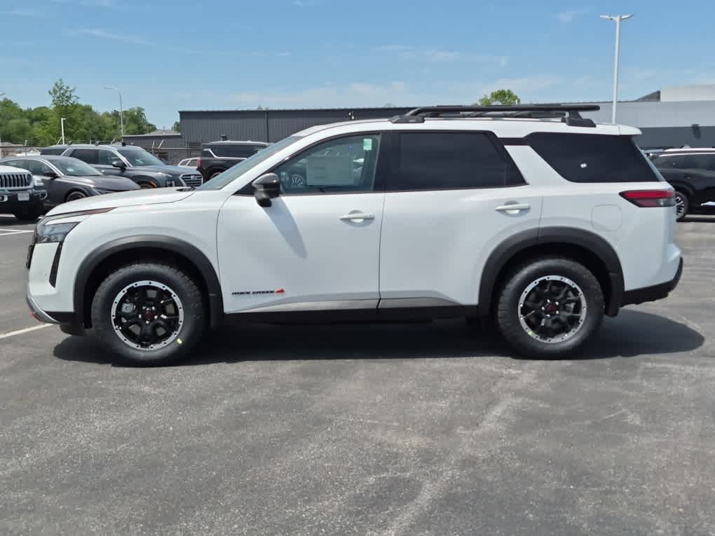 2026 Nissan Pathfinder Rock Creek - Everest White Pearl Tricoat exterior view 5