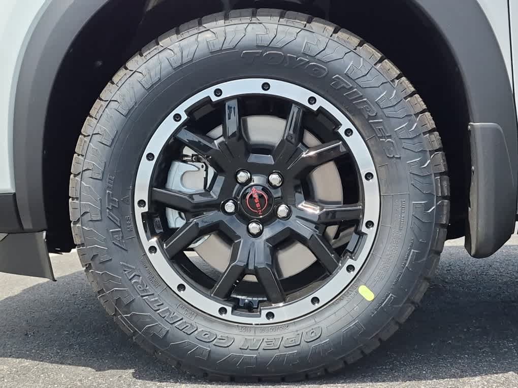 2026 Nissan Pathfinder Rock Creek - Everest White Pearl Tricoat exterior view 6