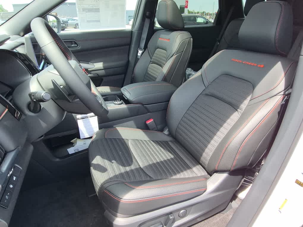 2026 Nissan Pathfinder Rock Creek - Everest White Pearl Tricoat exterior view 12