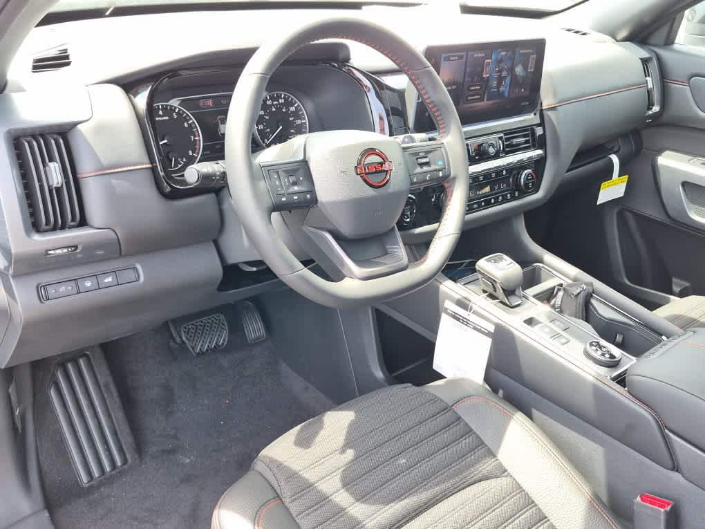 2026 Nissan Pathfinder Rock Creek - Everest White Pearl Tricoat exterior view 13