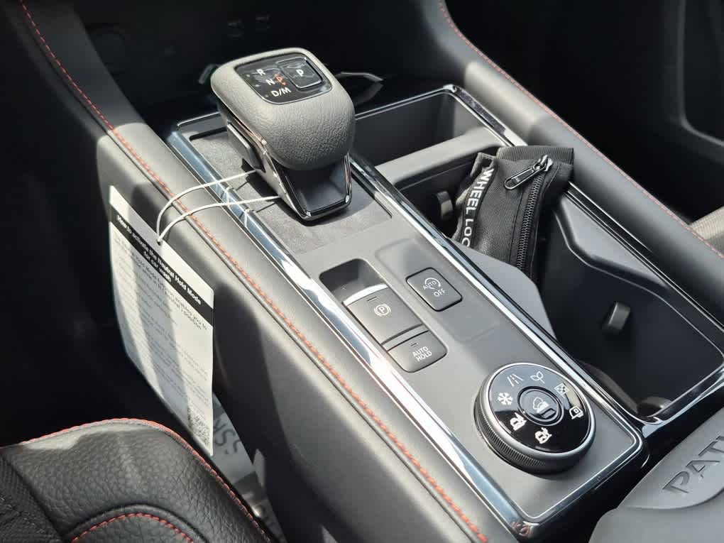 2026 Nissan Pathfinder Rock Creek - Everest White Pearl Tricoat exterior view 15