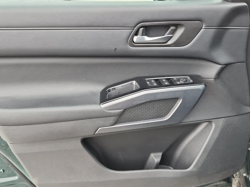 2023 Nissan Pathfinder SL - Obsidian Green Pearl/Super Black exterior view 11