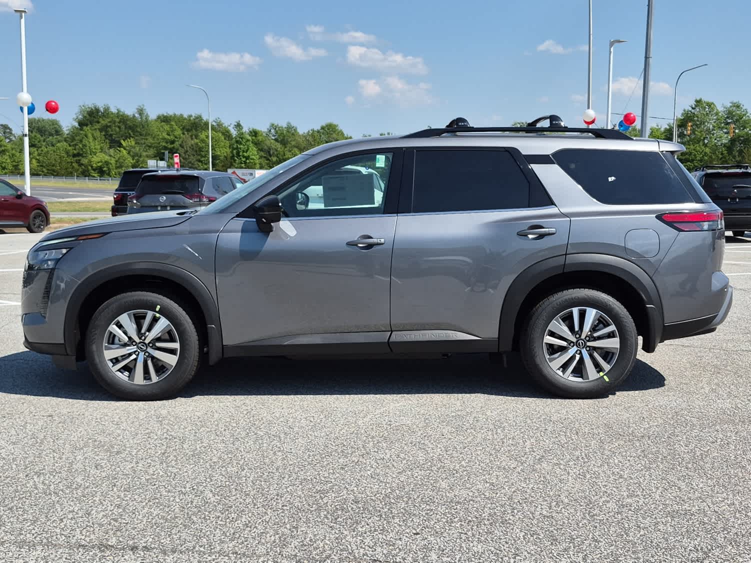 2026 Nissan Pathfinder SL - Gun Metallic exterior view 5