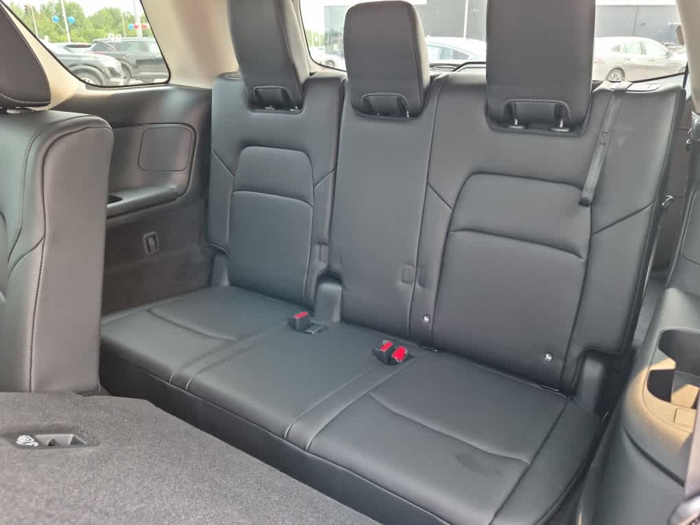 2026 Nissan Pathfinder SL - Super Black exterior view 7