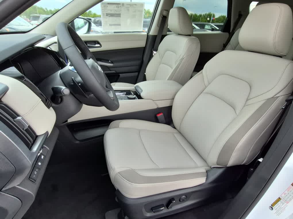 2026 Nissan Pathfinder SL - Everest White Pearl Tricoat exterior view 11