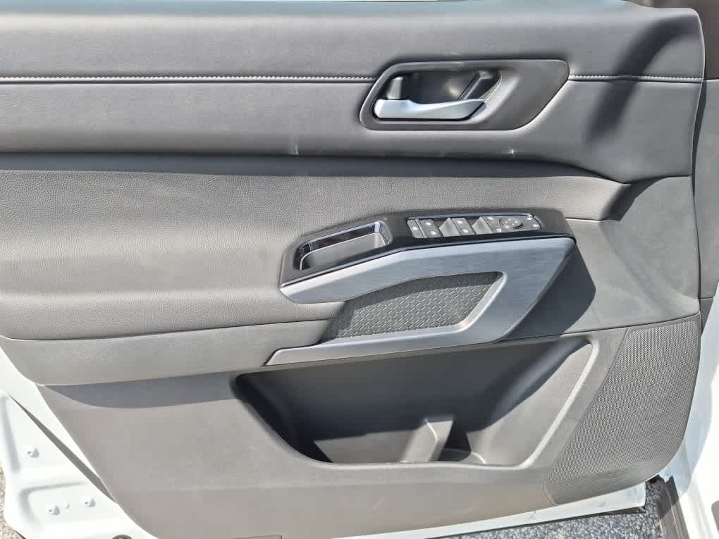 2026 Nissan Pathfinder SL - Everest White Pearl Tricoat exterior view 10