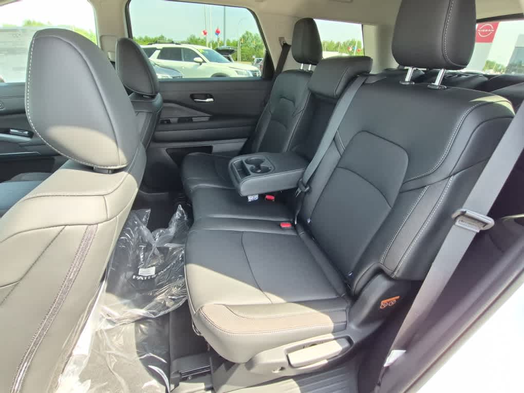 2026 Nissan Pathfinder SL - Everest White Pearl Tricoat exterior view 8