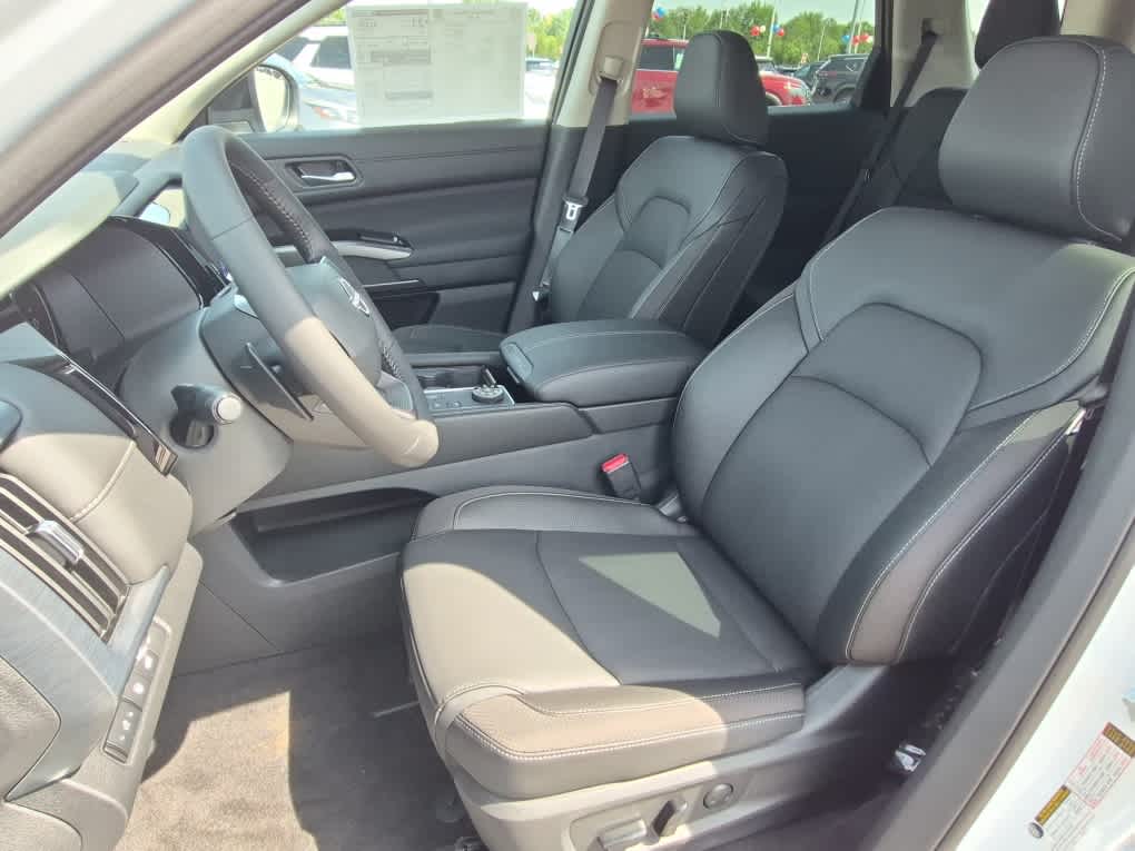 2026 Nissan Pathfinder SL - Everest White Pearl Tricoat exterior view 11