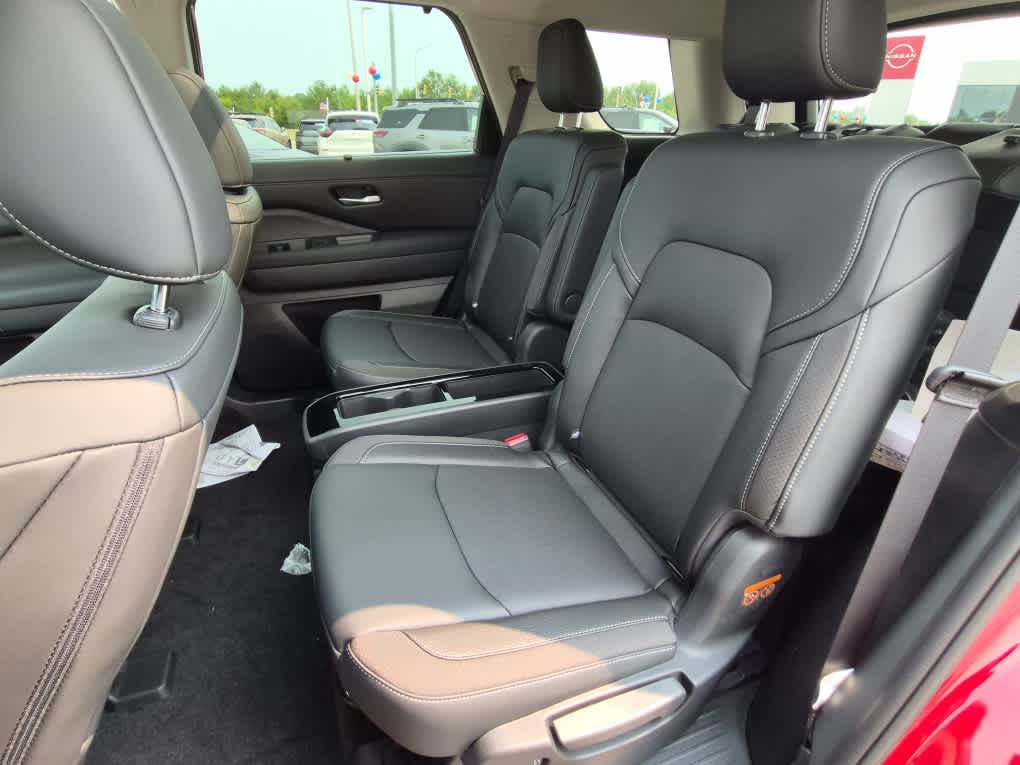 2026 Nissan Pathfinder SL - Scarlet Ember Tintcoat exterior view 8