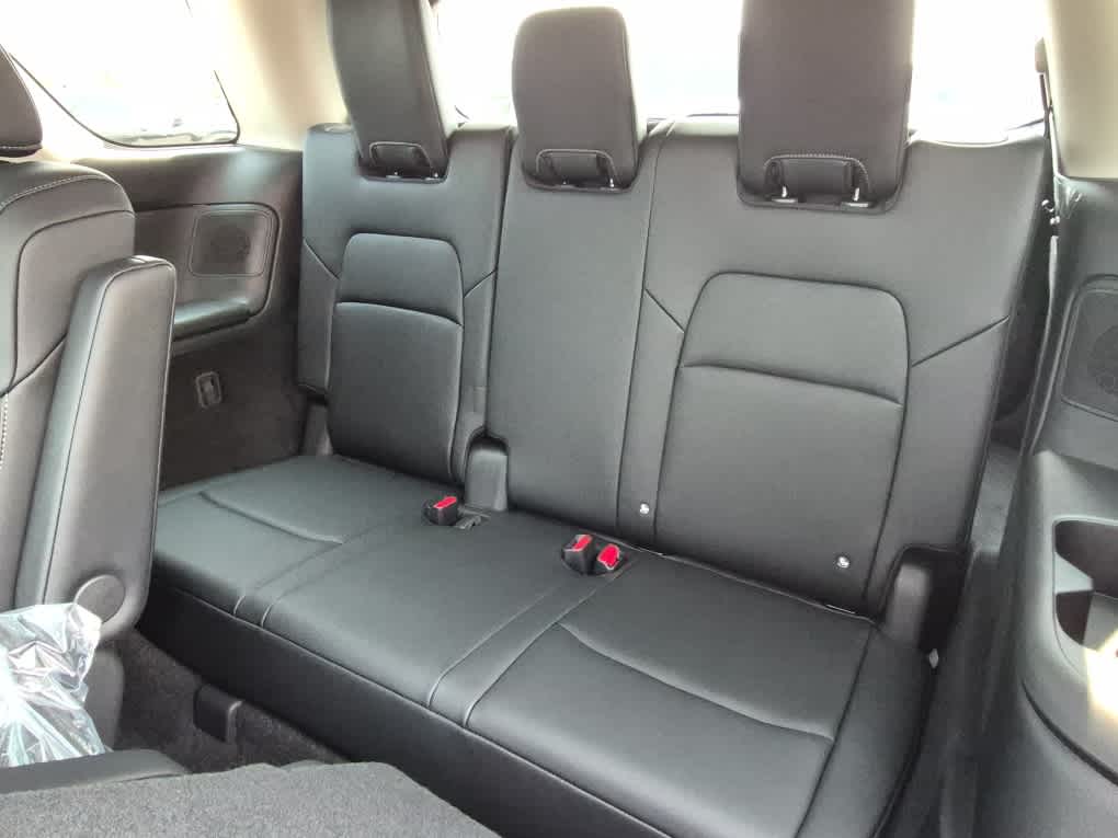 2026 Nissan Pathfinder SL - Super Black exterior view 7