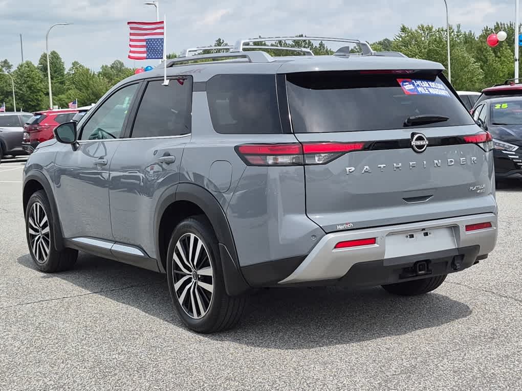 2024 Nissan Pathfinder Platinum - Boulder Gray Pearl exterior view 4