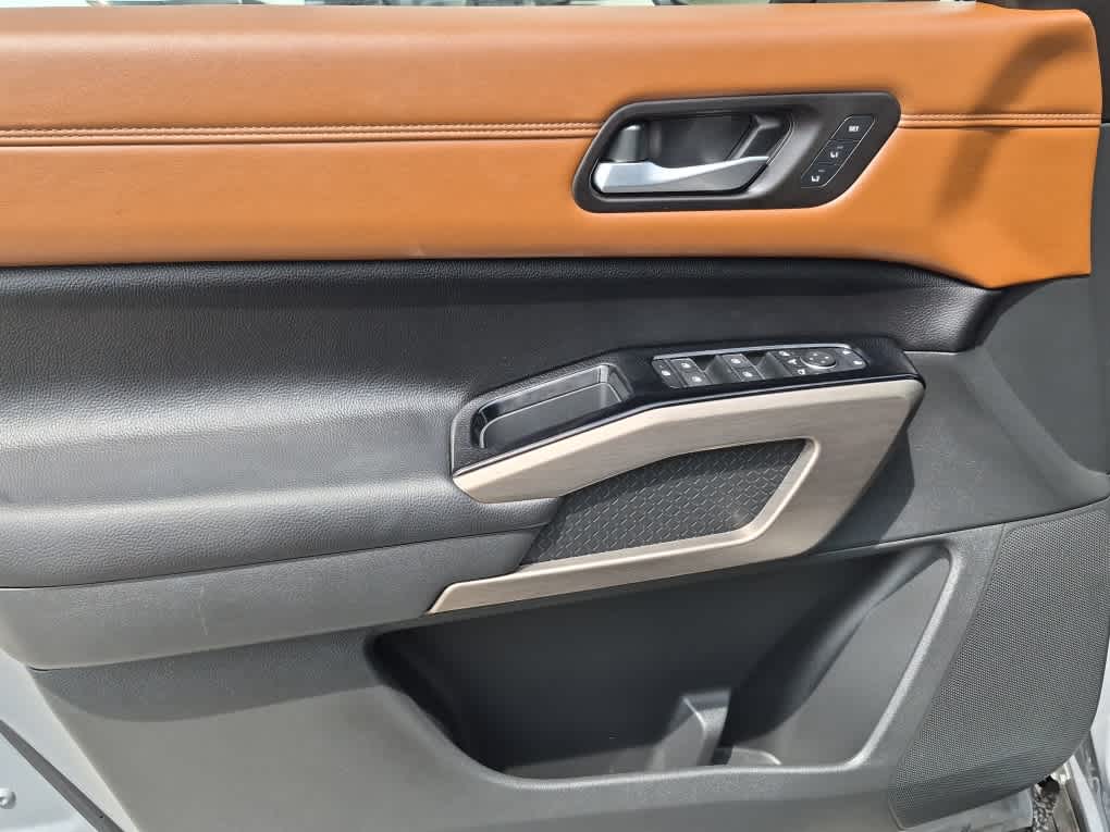 2024 Nissan Pathfinder Platinum - Boulder Gray Pearl exterior view 11