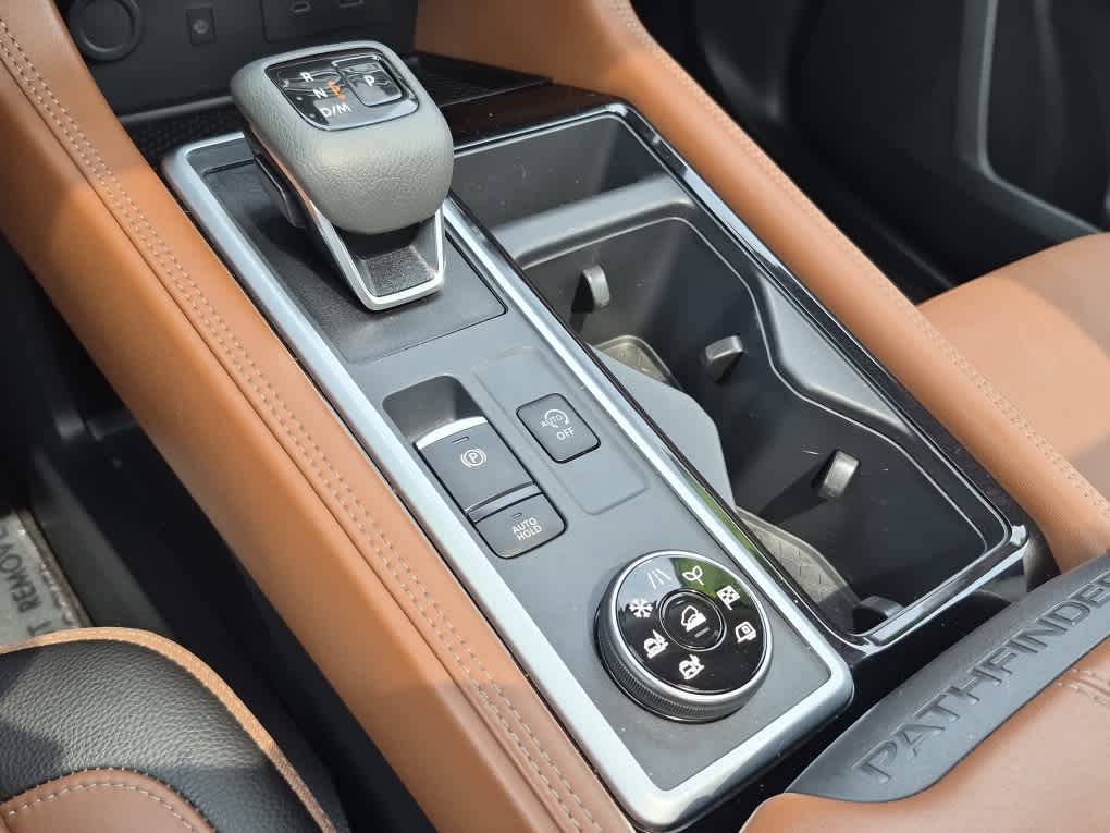 2024 Nissan Pathfinder Platinum - Boulder Gray Pearl exterior view 15