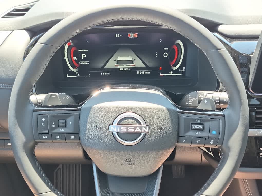 2026 Nissan Pathfinder Platinum - Everest White Pearl Tricoat/Super Black exterior view 19