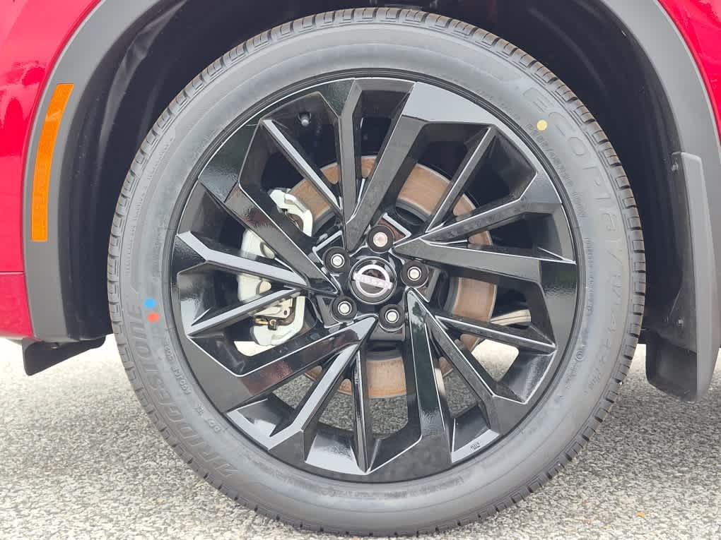 2026 Nissan Rogue Plug-In Hybrid Platinum - Royal Red exterior view 6