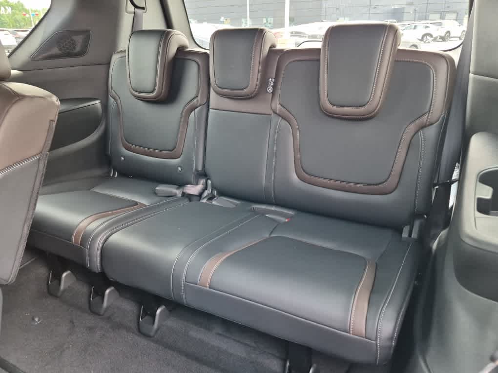 2026 Nissan Armada SL - Super Black exterior view 7