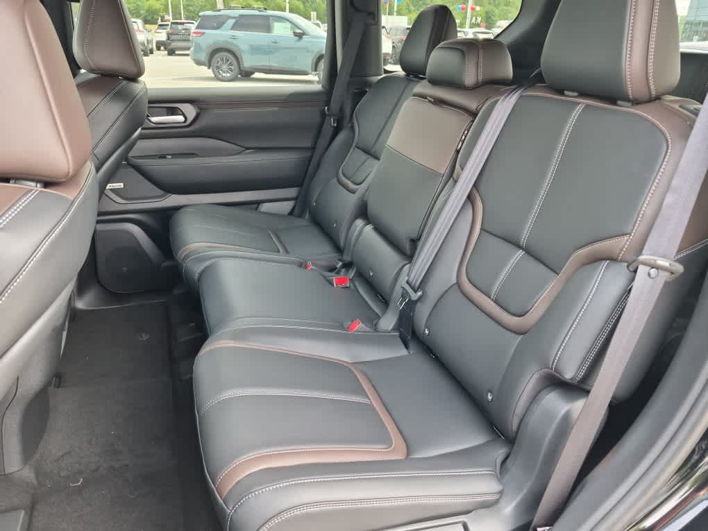 2026 Nissan Armada SL - Super Black exterior view 8