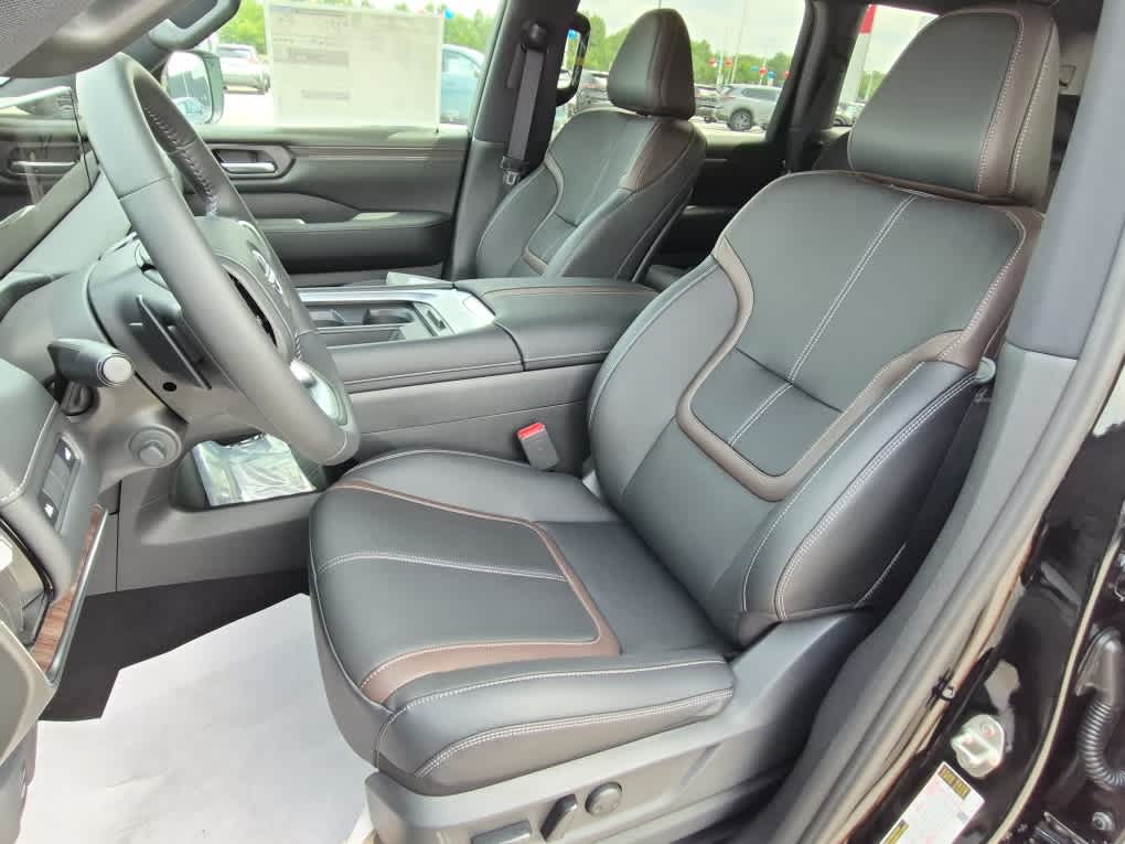 2026 Nissan Armada SL - Super Black exterior view 12