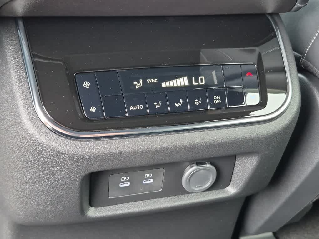 2026 Nissan Armada SL - Aspen White Tricoat exterior view 9