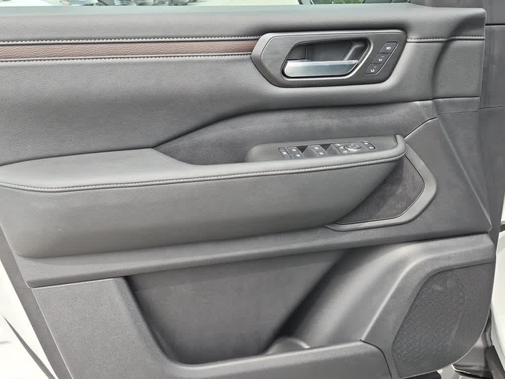 2026 Nissan Armada SL - Aspen White Tricoat exterior view 11