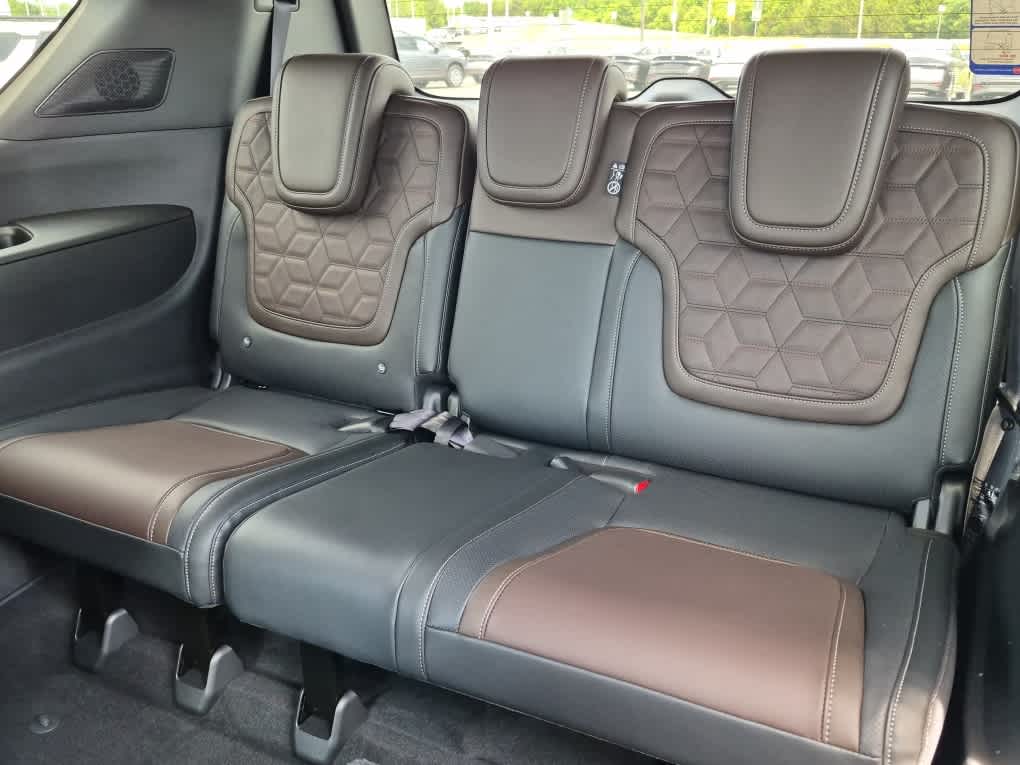 2026 Nissan Armada Platinum Reserve - Super Black exterior view 7