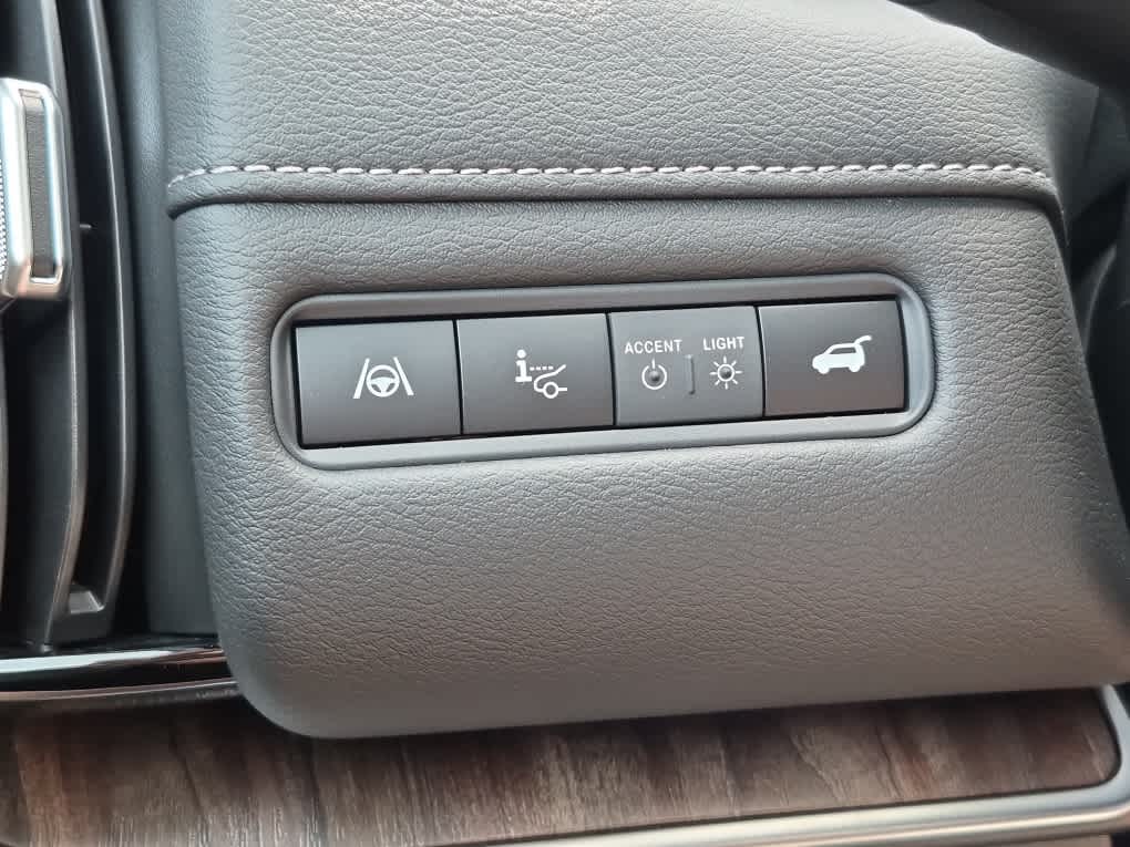 2026 Nissan Armada Platinum Reserve - Super Black exterior view 19