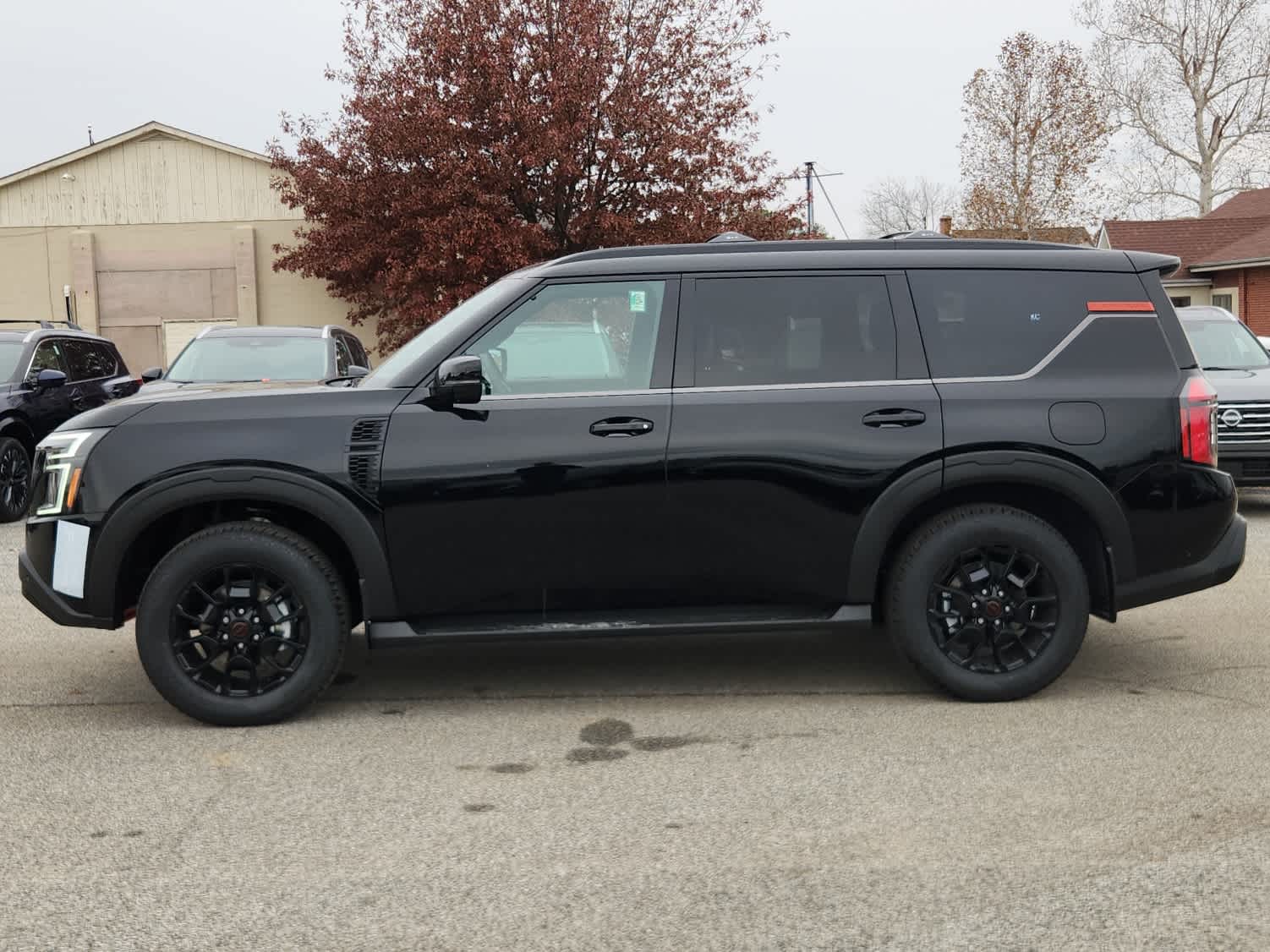 2026 Nissan Armada PRO-4X - Super Black exterior view 5