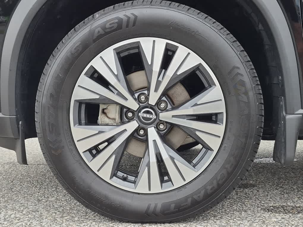 2023 Nissan Rogue SV - Super Black exterior view 6