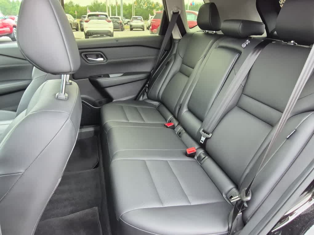 2024 Nissan Rogue SV - Super Black exterior view 7