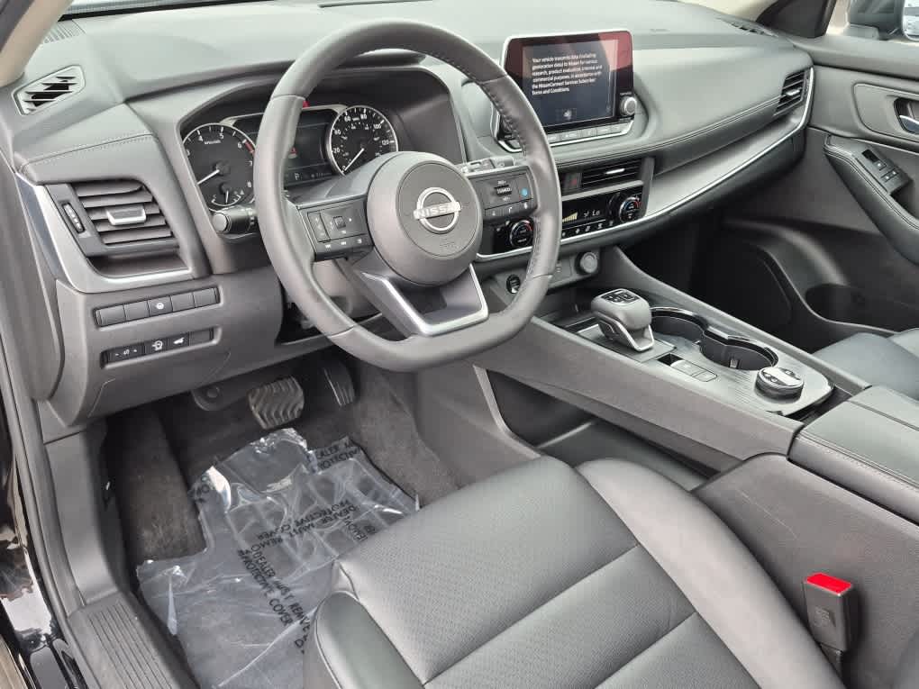 2024 Nissan Rogue SV - Super Black exterior view 11