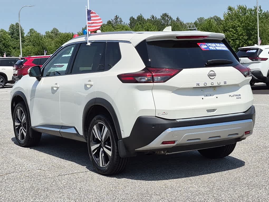 2023 Nissan Rogue Platinum - Pearl White Tricoat exterior view 4
