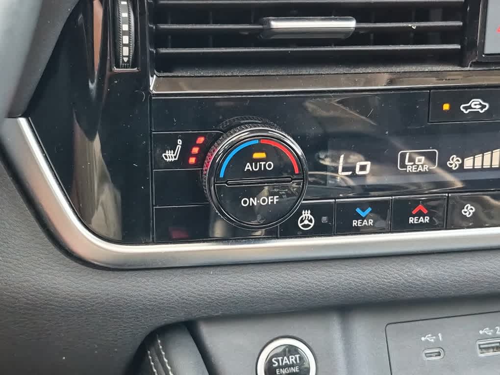2023 Nissan Rogue Platinum - Pearl White Tricoat exterior view 17