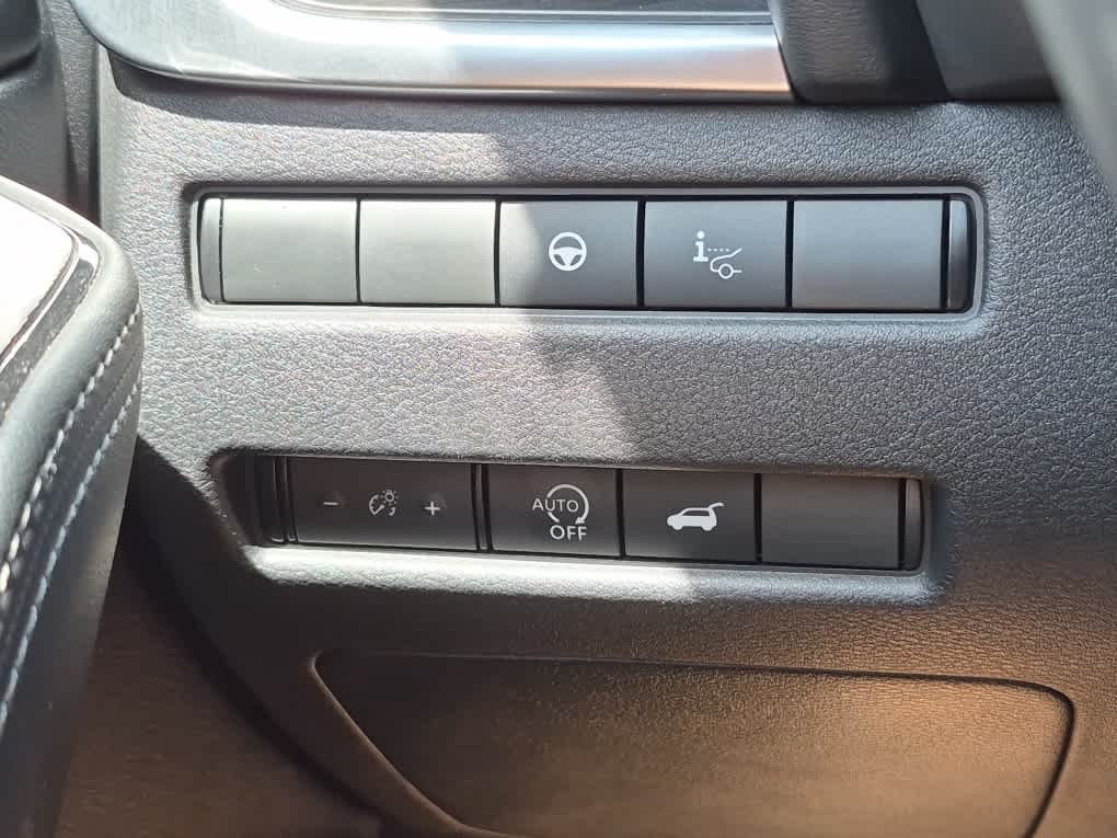 2023 Nissan Rogue Platinum - Pearl White Tricoat exterior view 19
